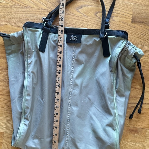 Burberry Elegant and Black Tote Bag ,iridescent color - Picture 11 of 14